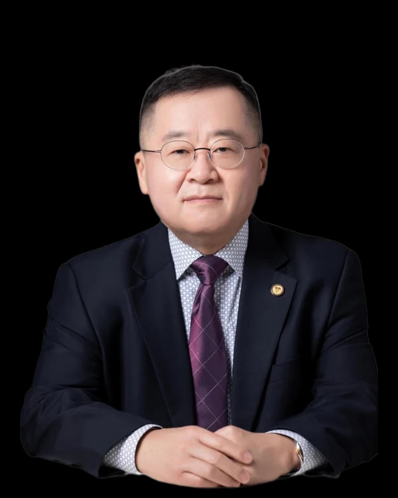 Portrait of Ri-Cheng Chian